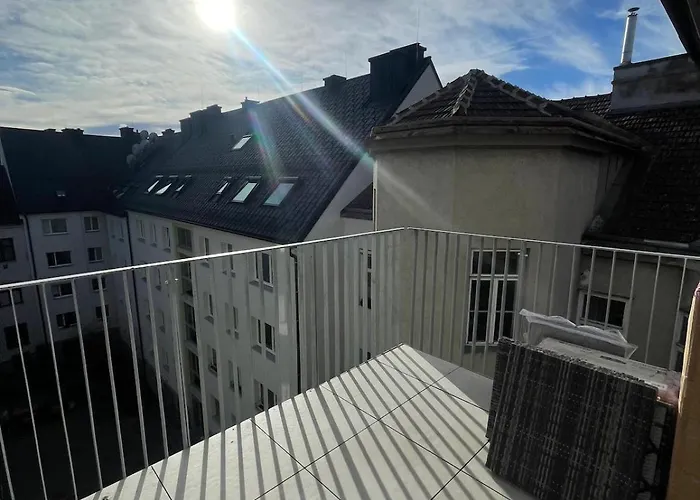 Bright With Terrace Near Schoenbrunn Daire